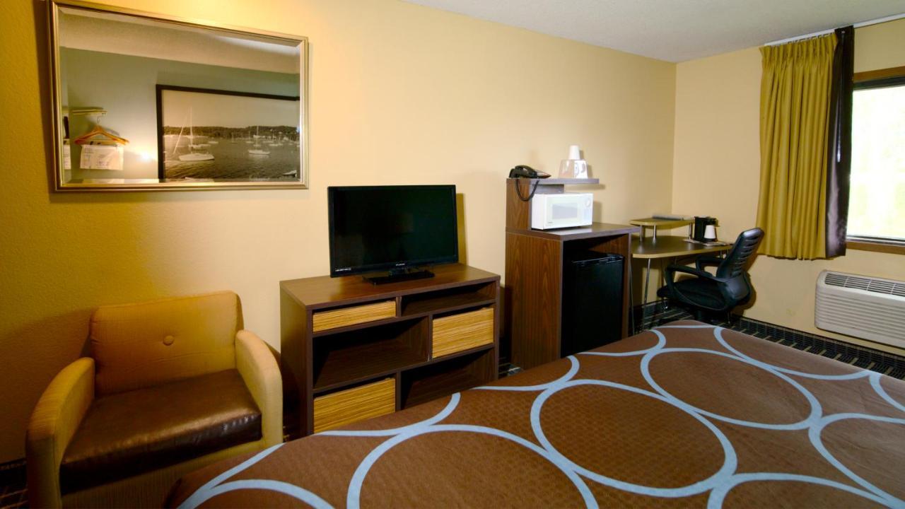 Super 8 By Wyndham Red Wing Hotel Exterior photo