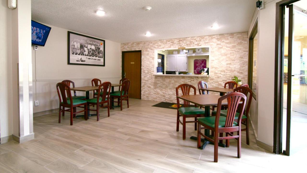 Super 8 By Wyndham Red Wing Hotel Exterior photo